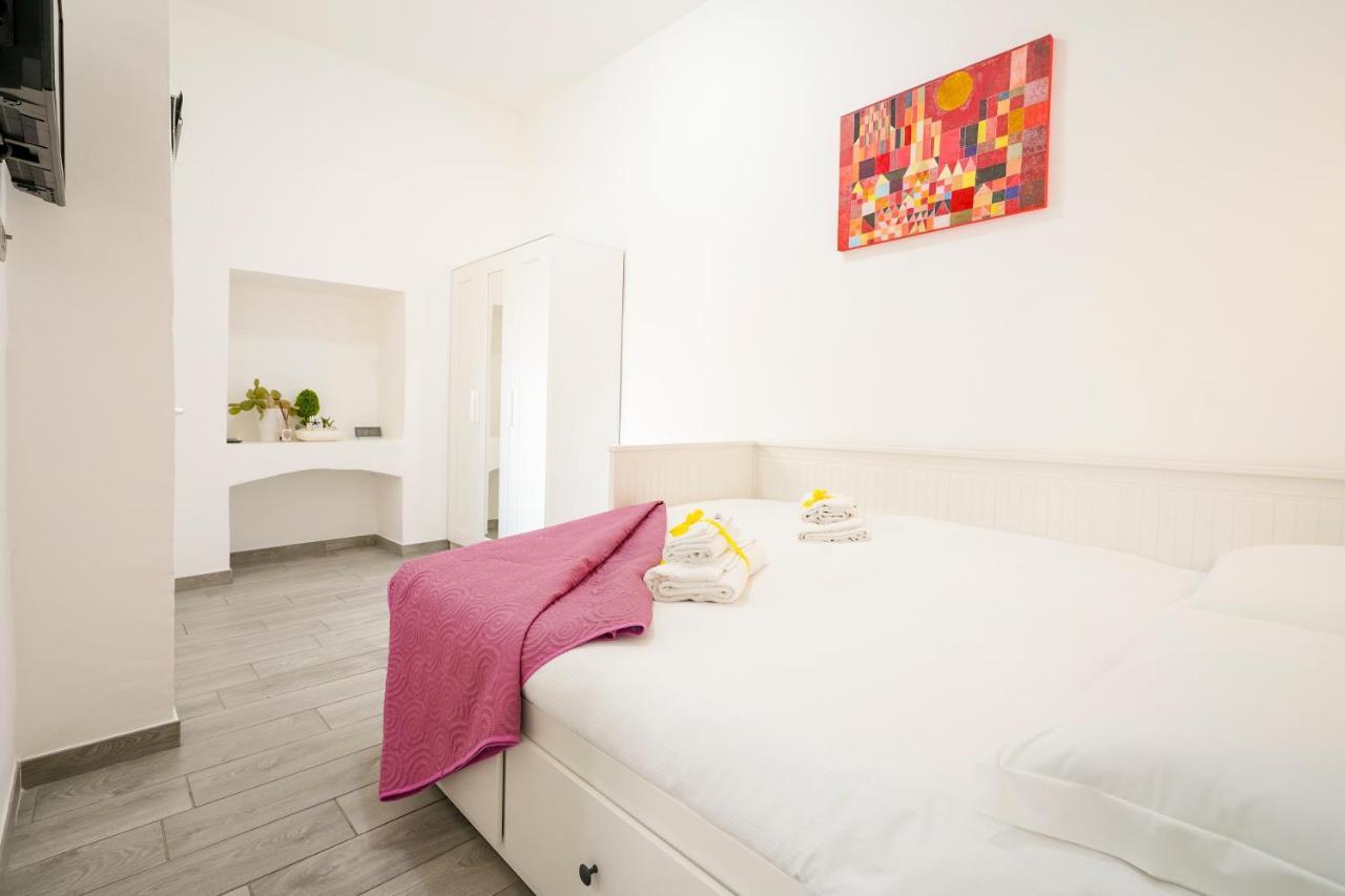 I 20 Archi Apartments Монополи Екстериор снимка