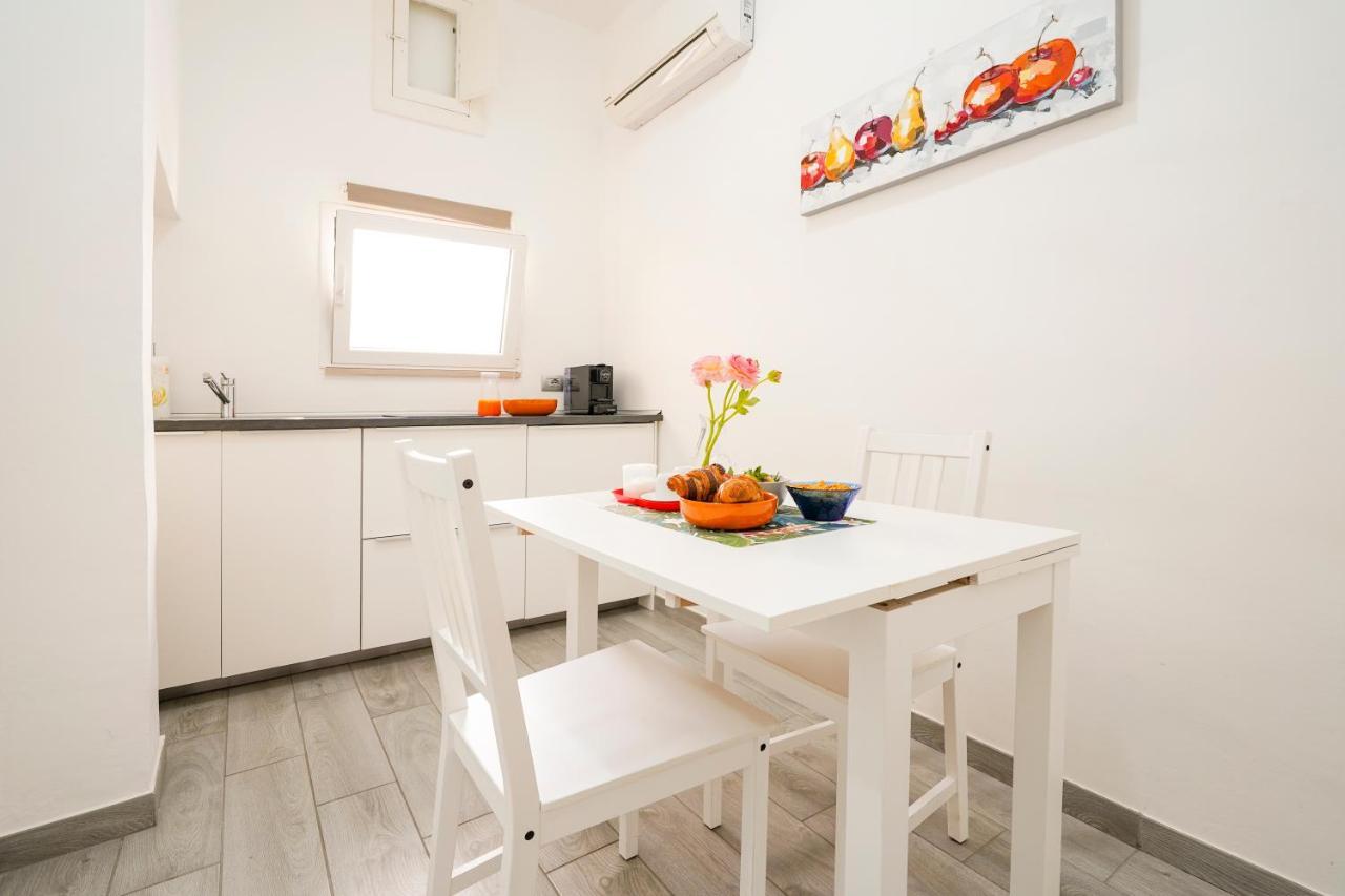 I 20 Archi Apartments Монополи Екстериор снимка